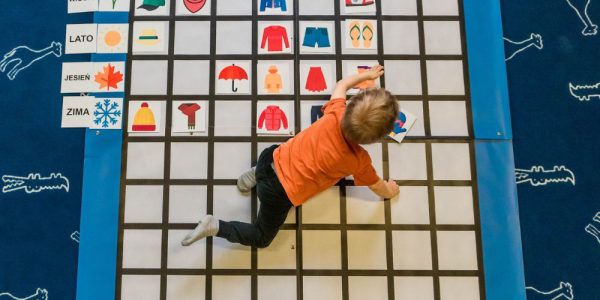 KodujMata — zestaw niebieski dla dzieci ze specjalnymi potrzebami edukacyjnymi (4) KodujMata — zestaw niebieski dla dzieci ze specjalnymi potrzebami edukacyjnymi (4)